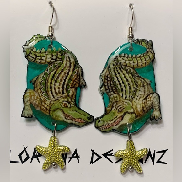 CROCODILE earrings handpainted alligator reptiles, wildlife, Africa OOAK - Picture 2 of 3